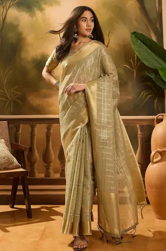 Pista organza jacquard saree with unstitched blouse piece