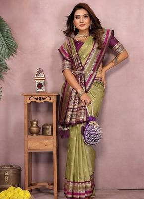 Olive Color Zari Weaving Handloom Kalamkari Silk Saree 2