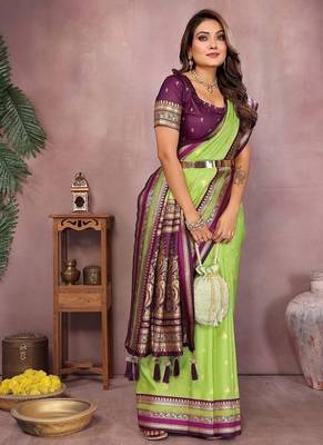 Parrot Green Color Zari Weaving Handloom Kalamkari Silk Saree 2