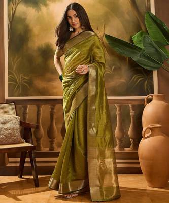 Green organza jacquard saree with unstitched blouse piece 2