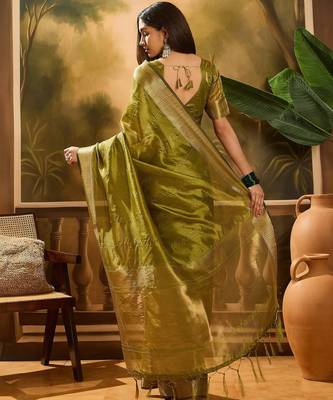 Green organza jacquard saree with unstitched blouse piece 3