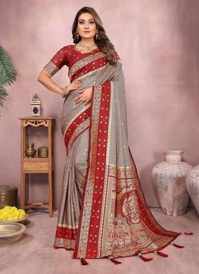 Grey Color Zari Weaving Designer Kalamkari Silk Saree 3