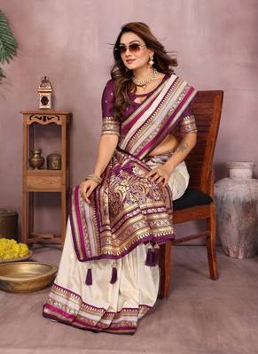 Off White Color Zari Weaving Designer Kalamkari Silk Saree 4