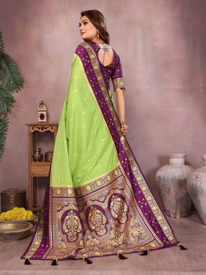 Parrot Green Color Zari Weaving Designer Kalamkari Silk Saree 4