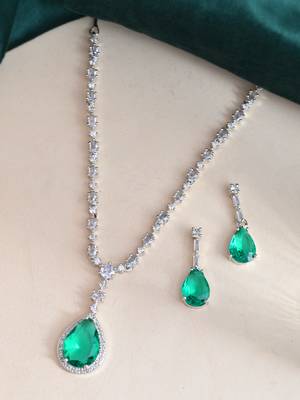 Diamond-cut cz & emerald pendant necklace set 1