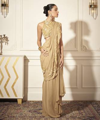 Gold georgette embroidered saree with blouse 5