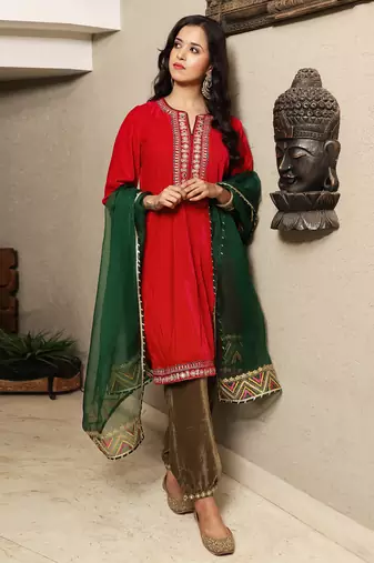 Fuschia pink embroidered velvet kurta set with velvet harem pants & dupatta, stitched