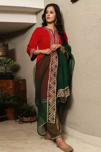 Fuschia pink embroidered velvet kurta set with velvet harem pants & dupatta