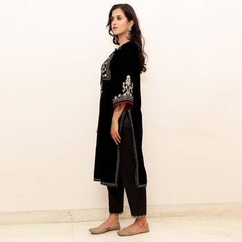Black embroidered velvet kurta set with mashru silk pants 2