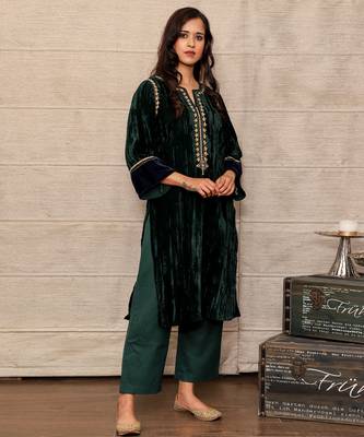 Dark green embroidered velvet silk kurta with mashru silk pants 1