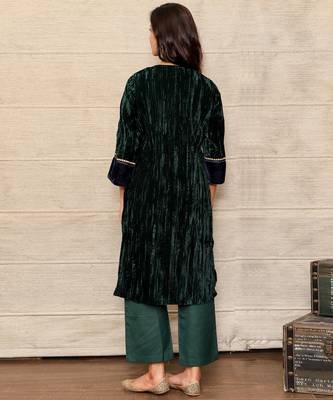 Dark green embroidered velvet silk kurta with mashru silk pants 4