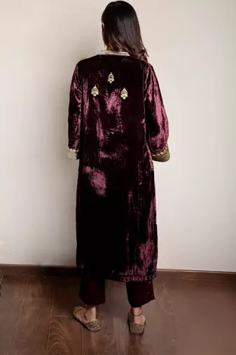 Wine embroidered velvet kurta with velvet pants and organza dupatta
