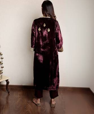 Wine embroidered velvet kurta with velvet pants 2