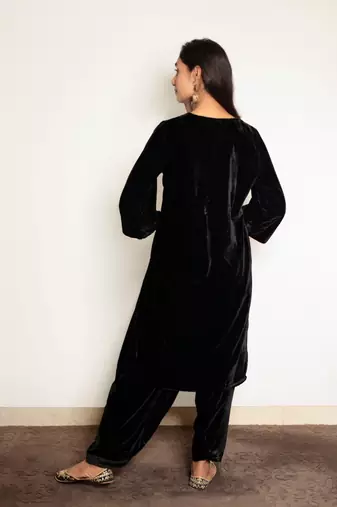 Black embroidered velvet kurta set with salwar
