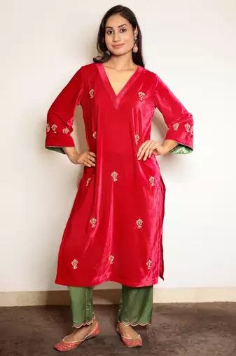 Fuschia pink hand embroidered velvet kurta with mashru silk pants and green dupatta