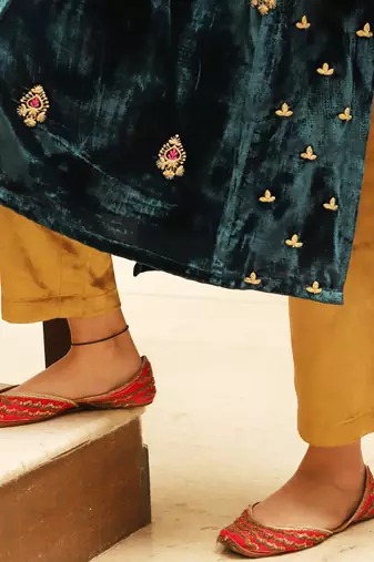 Teal embroidered velvet kurta set with mashru silk pants & dupatta