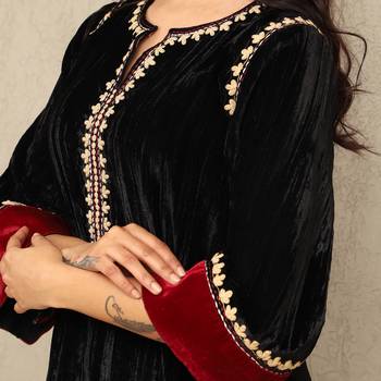 Black embroidered crushed velvet kurta set with mashru silk pants 2