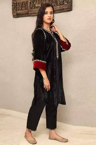 Black embroidered crushed velvet kurta set with mashru silk pants