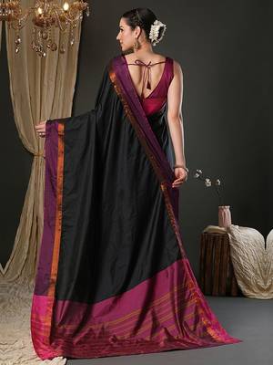 Black silk blend soft saree with contrast blouse 3