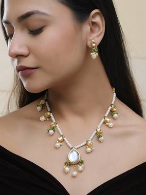 "bridal kundan pearl necklace set with green beads & matching earrings 1