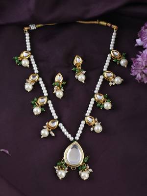 "bridal kundan pearl necklace set with green beads & matching earrings 2