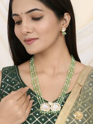 Bridal green beaded kundan necklace set with earrings 1