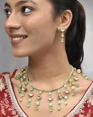 Green beaded kundan necklace set with earrings 1