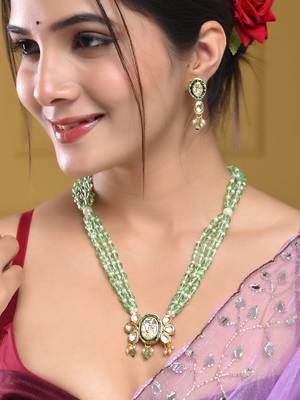 Green beaded kundan necklace set with pearl drops & earrings 2