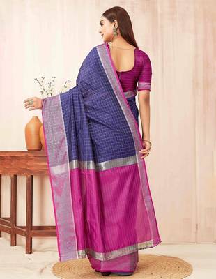 Blue checks design silk blend saree with blouse piece 5