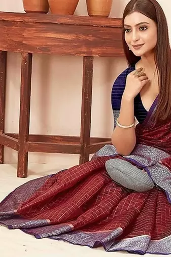 Maroon checks design silk blend saree with blouse piece