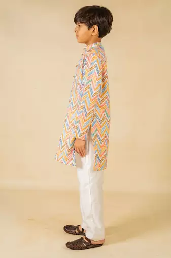 Boys zig zag printed ethnic kurta with white pant (set of 2)
