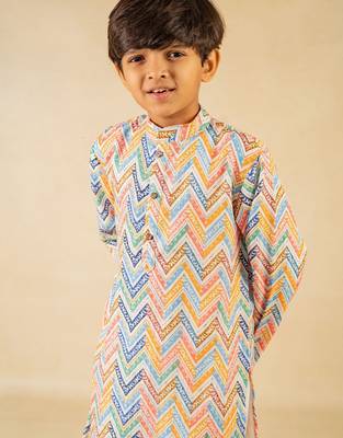 Boys zig zag printed ethnic kurta with white pant (set of 2) 5
