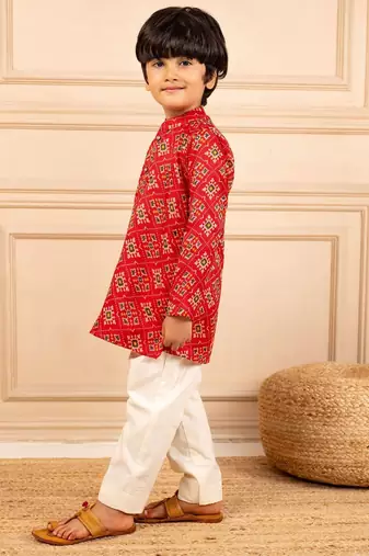 Boys digital patola print ethnic kurta with white pant (set of 2)