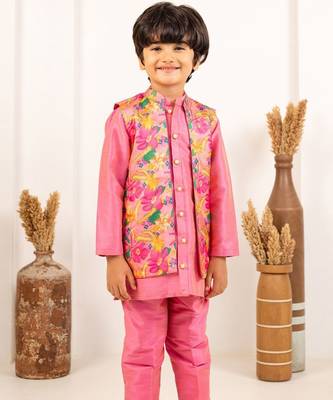 Boys pink kurta and pant with roman digital print jacket (set of 3) 2