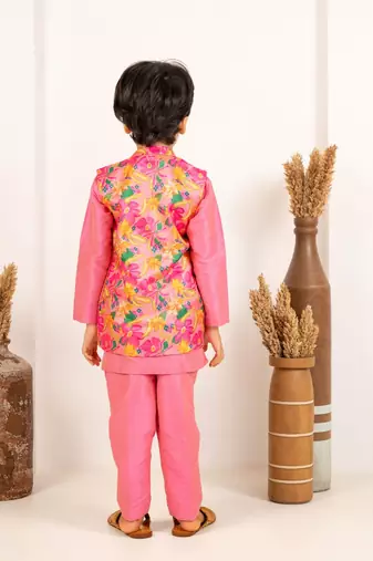 Boys pink kurta and pant with roman digital print jacket (set of 3)