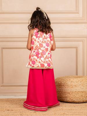 Girls moonga floral digtal printed sleeveless top with pink  sharara (set of 2) 3