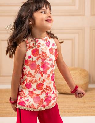 Girls moonga floral digtal printed sleeveless top with pink  sharara (set of 2) 4