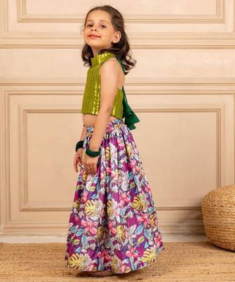 Girls green lurex sleeveless top and roman printed lehenga (set of 2) 5