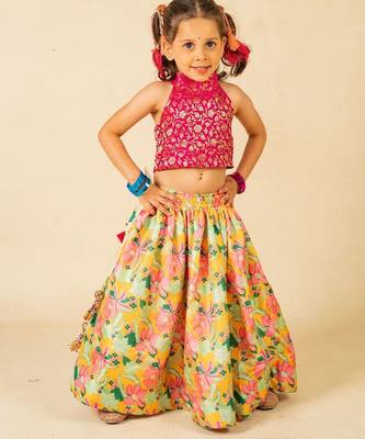 Girls pink sleeveless top and roman printed lehenga (set of 2) 3