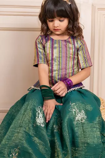 Girls banarasi brockade top and fandy crush embroidered lehenga (set of 2)