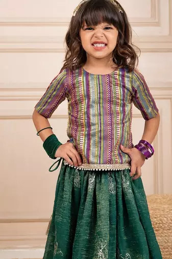 Girls banarasi brockade top and fandy crush embroidered lehenga (set of 2)
