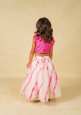 Girls pink hand embroidered top and moonga digital printed lehenga with dupatta (set of 2) 3