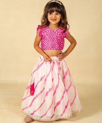 Girls pink hand embroidered top and moonga digital printed lehenga with dupatta (set of 2) 4