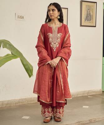 Red chanderi embroidered kurta sets 1