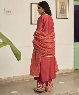 Red chanderi embroidered kurta sets 2