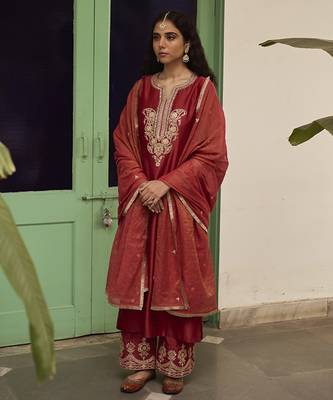 Red chanderi embroidered kurta sets 4