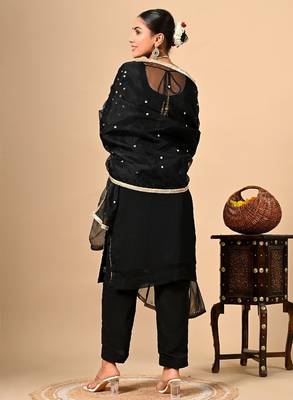 Black kurta set with astonishing gotta dabka thread and zardozi work 2