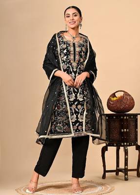 Black kurta set with astonishing gotta dabka thread and zardozi work 1