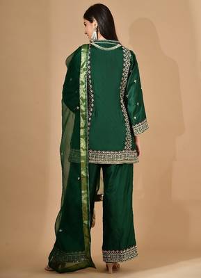 Green silk kurta set with zardozi pearl & cutdana work 2