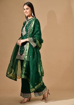 Green silk kurta set with zardozi pearl & cutdana work 4